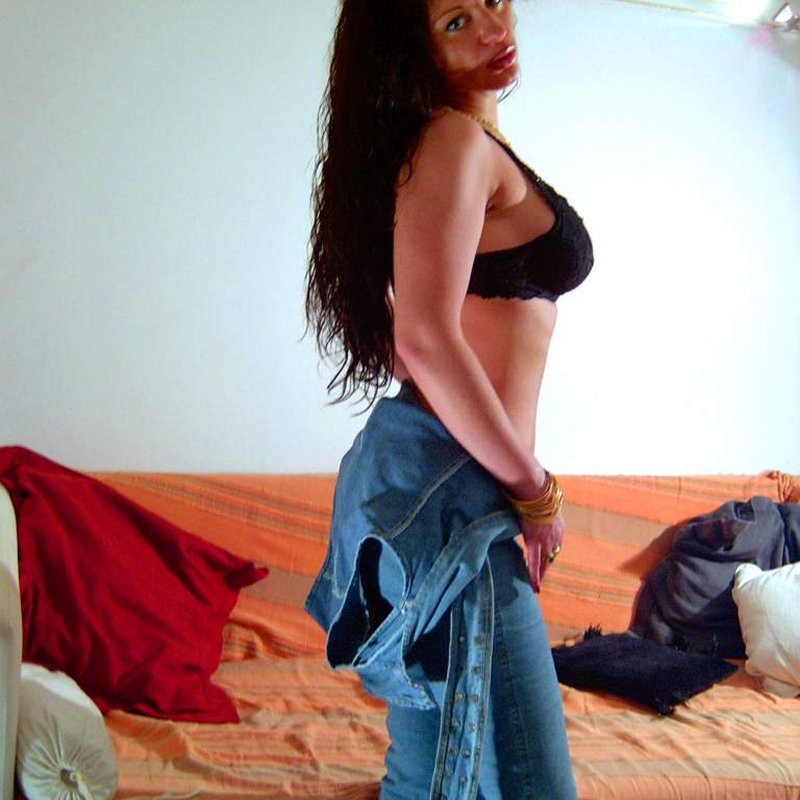 Reine 31 Escort girls Pont-de-Vaux